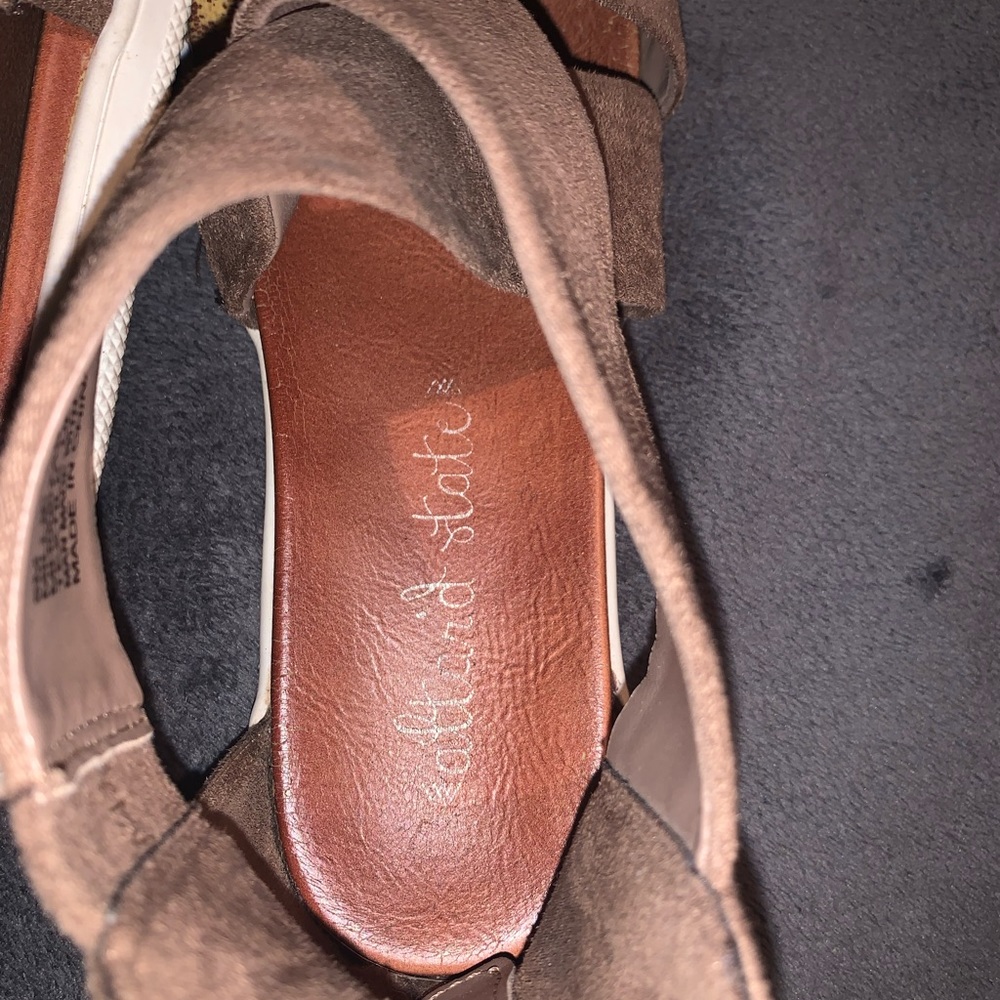 Sandals - Picture 3 of 3